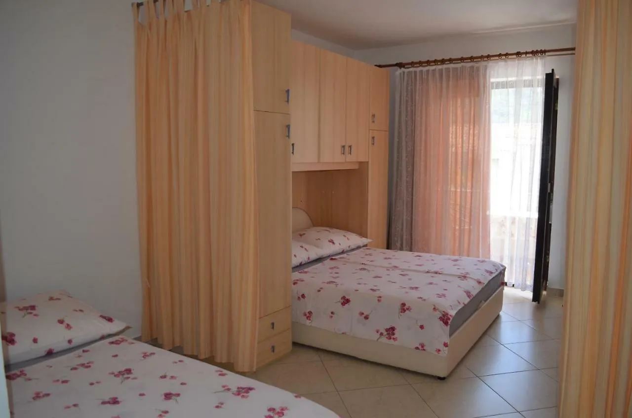 Apartments & Rooms Dordic Baska  3*, Jurandvor Croatia